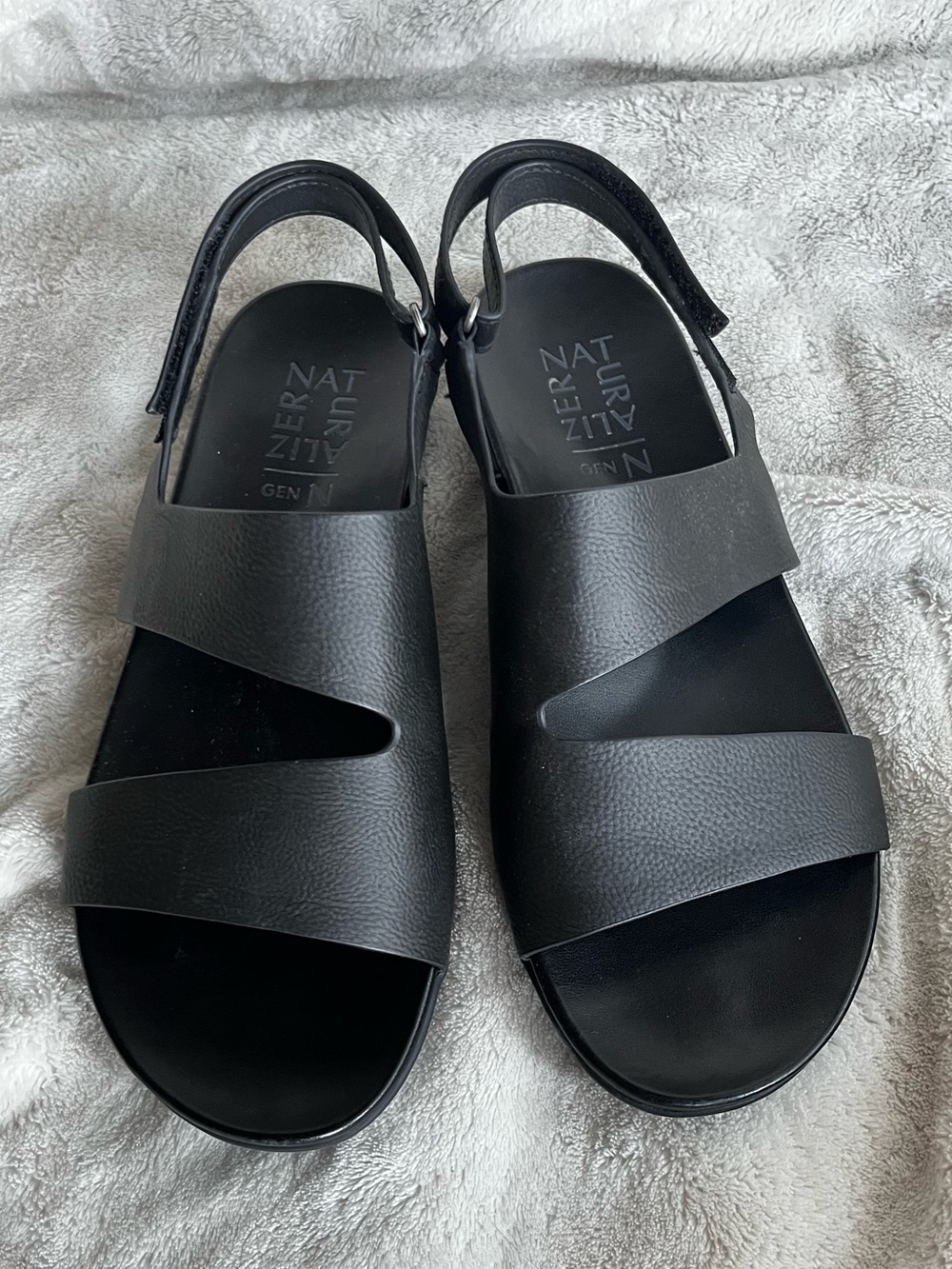 Naturalizer Black Strappy Slingback Sandals